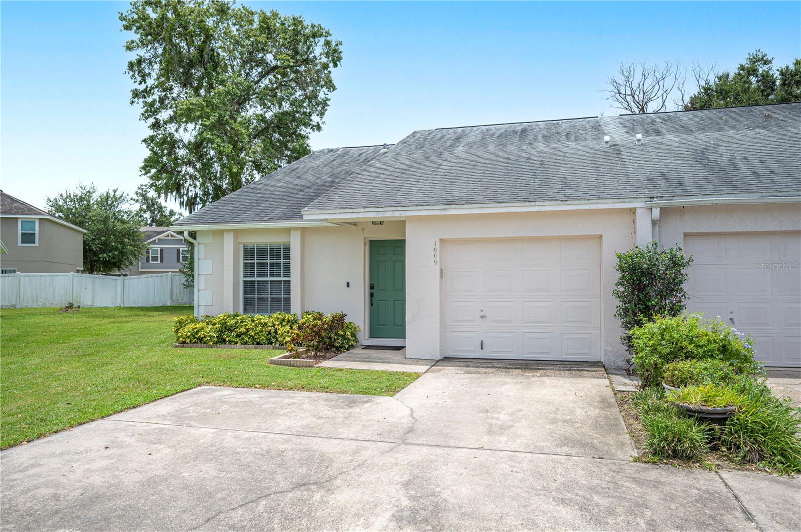 1009 Meadowood Pointe Road