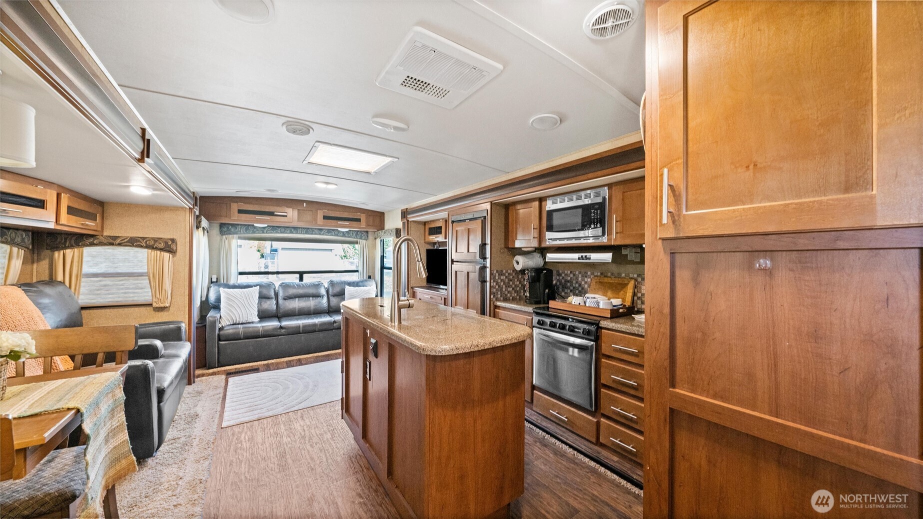 8110 Desert Greens Loop SE