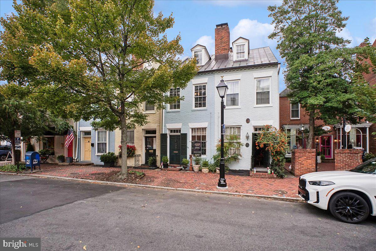 133 S Fairfax Street