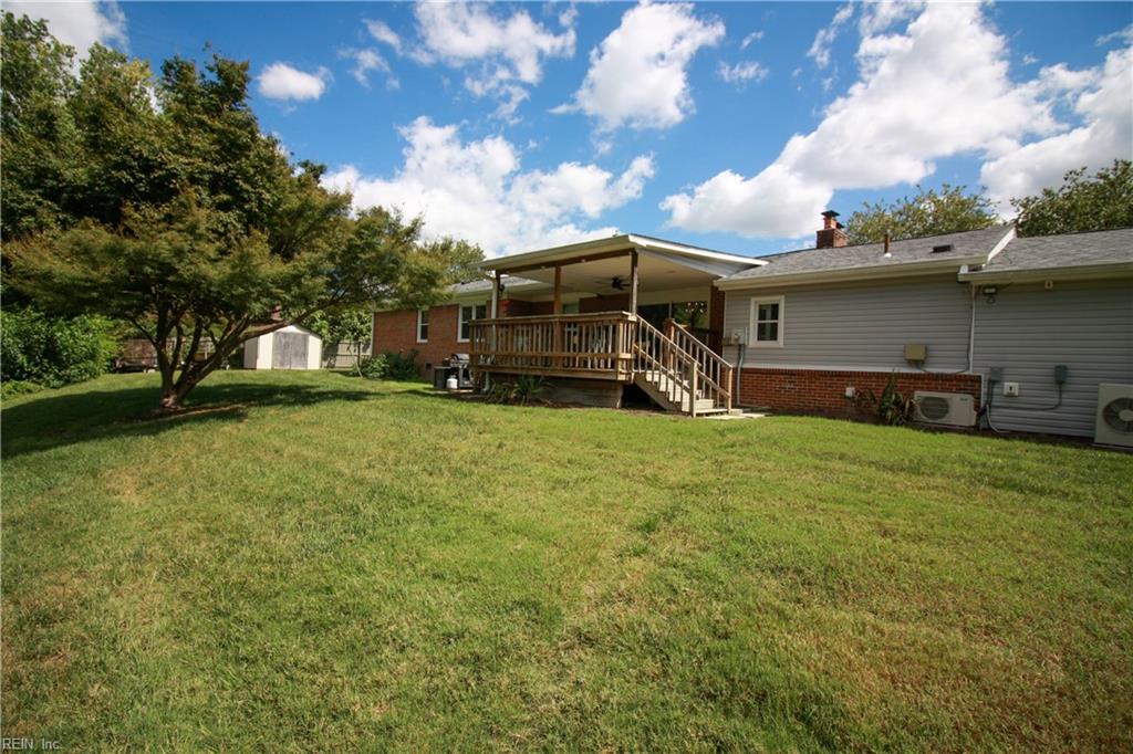 2708 Meadow Drive W