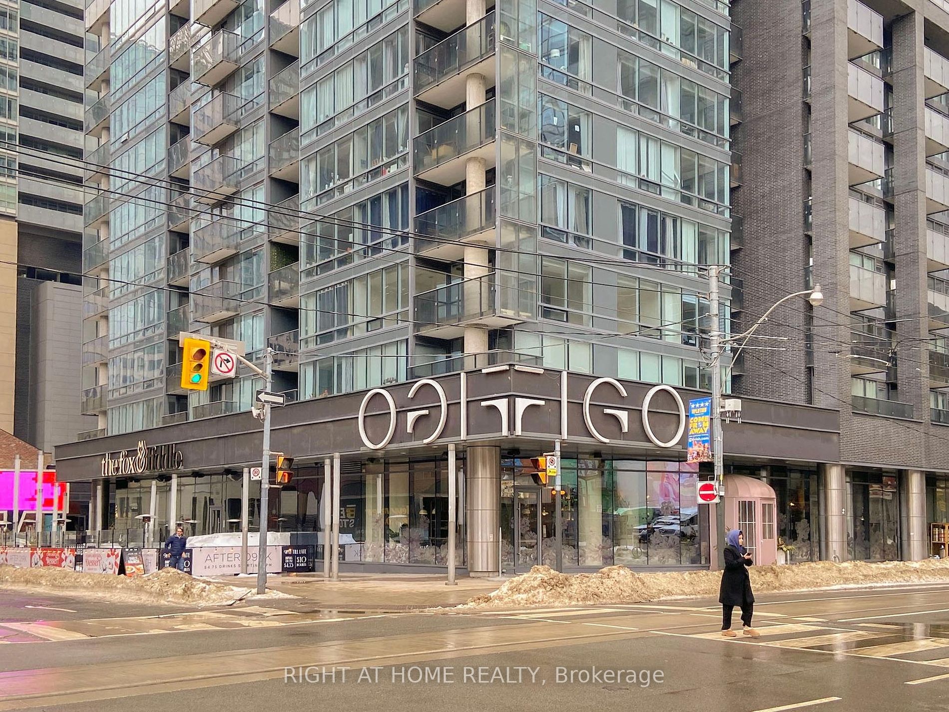 295 W Adelaide St 318
