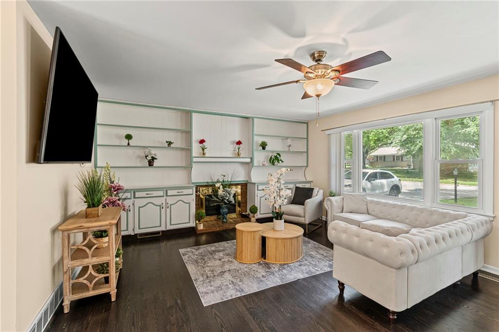 4944 NE Gladstone Avenue