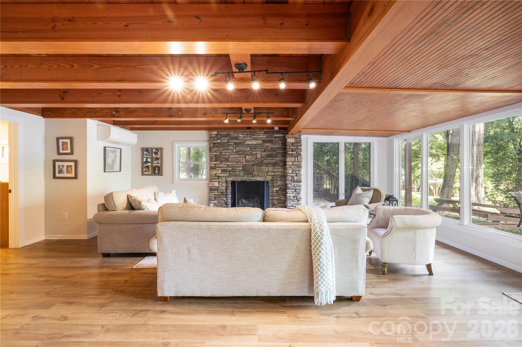 825 Emerald Shores Road