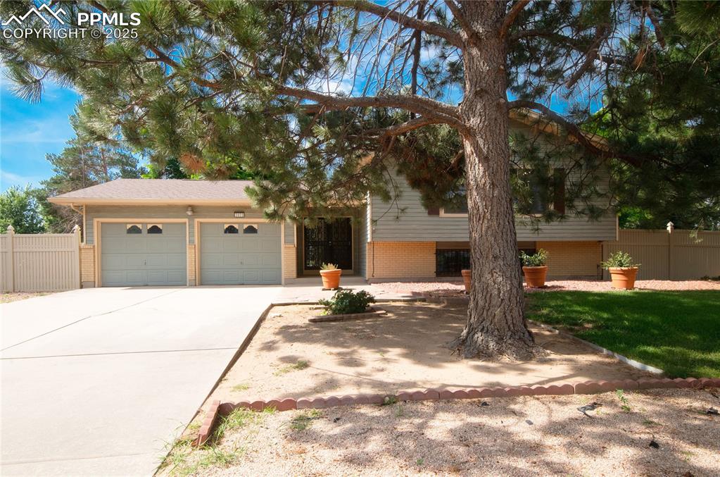 3620 E Cresta Loma Circle