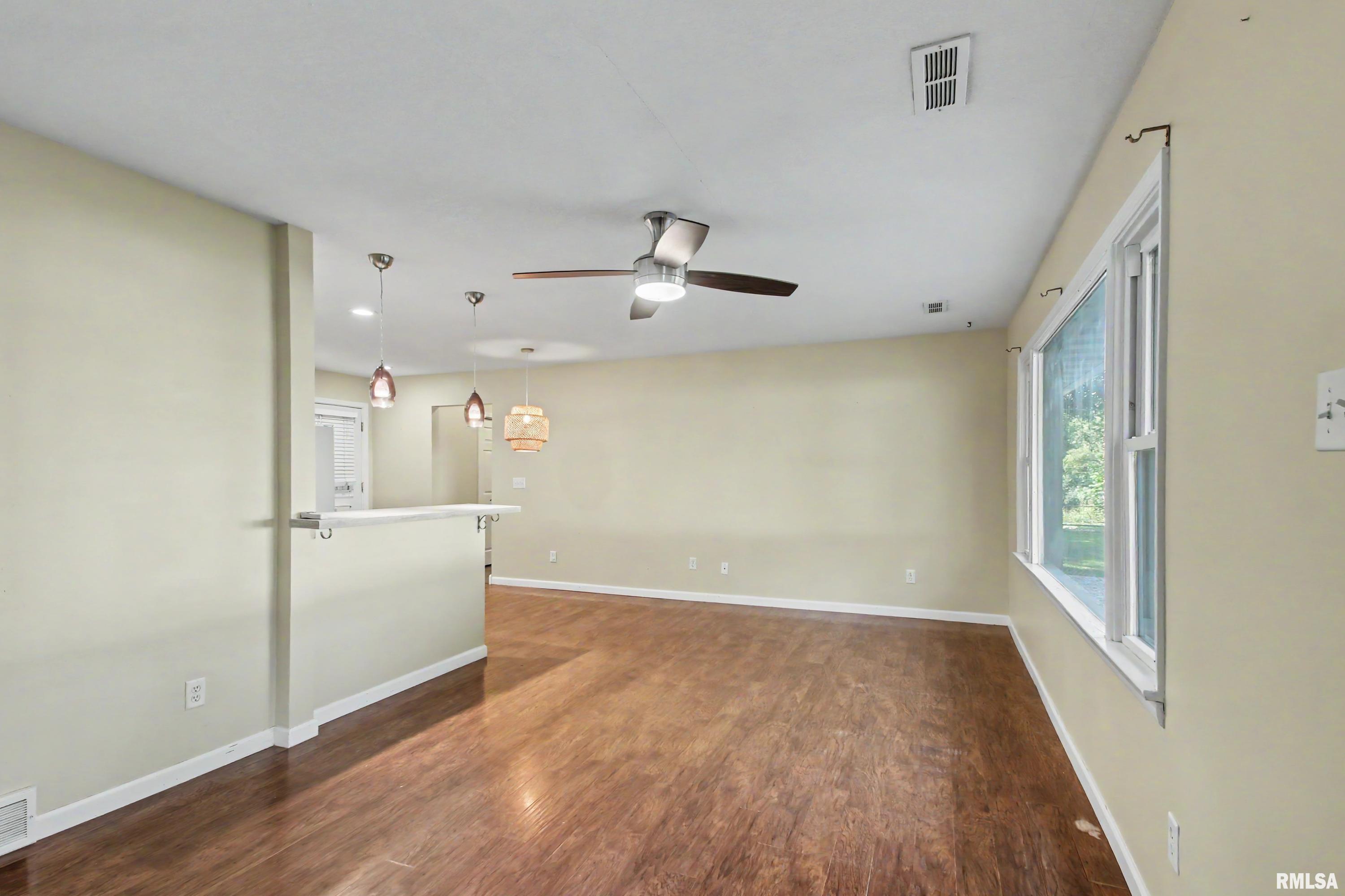530 Hickory Grove W