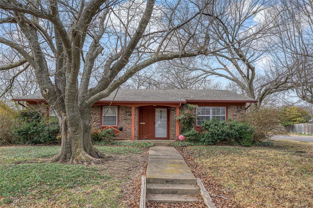 702 Hillside Drive