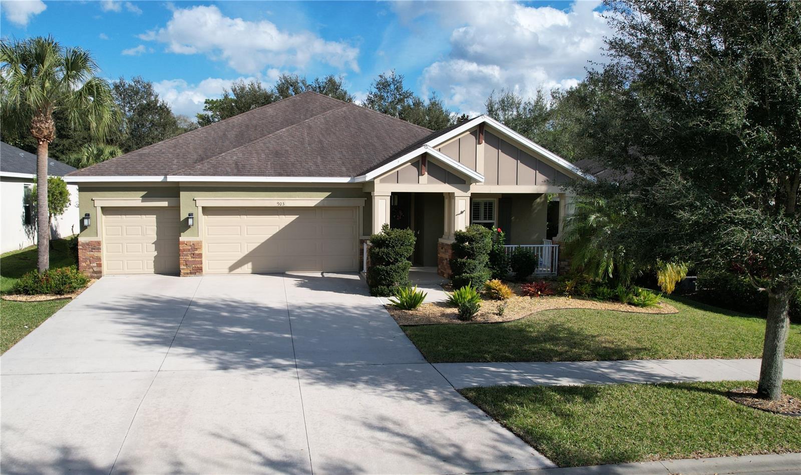 903 Heritage Groves Drive