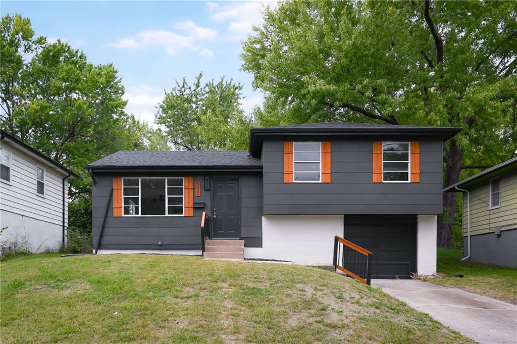 8032 Ne San Rafael Drive