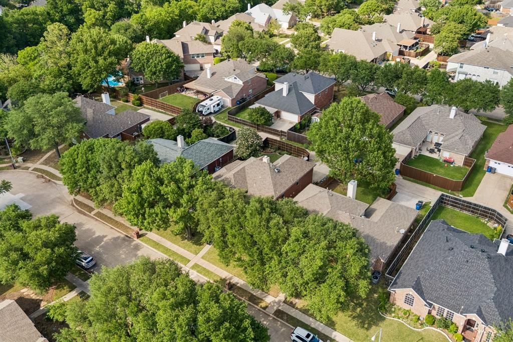 1105 Easton Lane