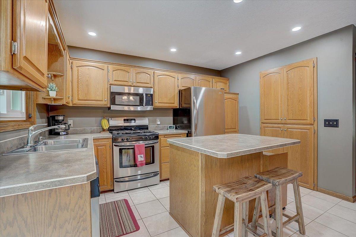 11211 Virginia Avenue N