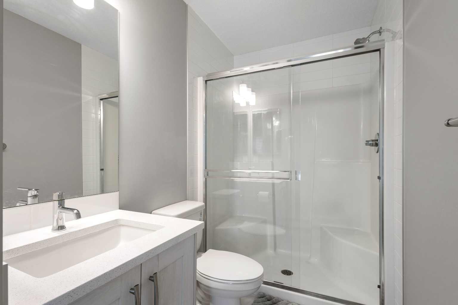 144 Livingston Common NE