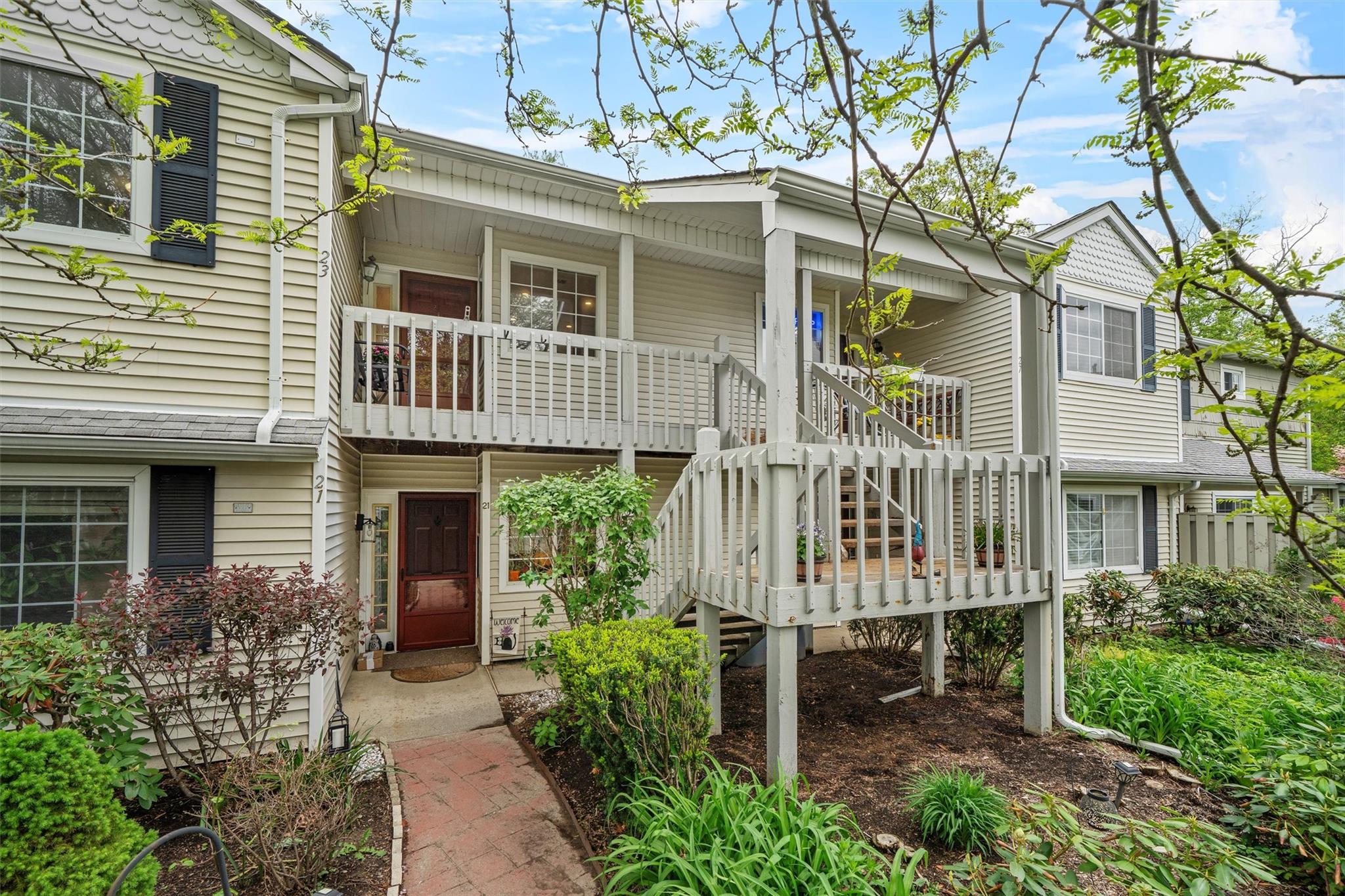 23 Magnolia Lane