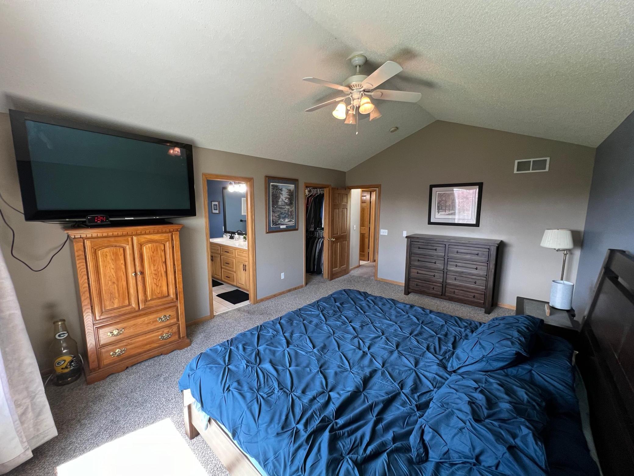 21060 Sunnyhill Lane