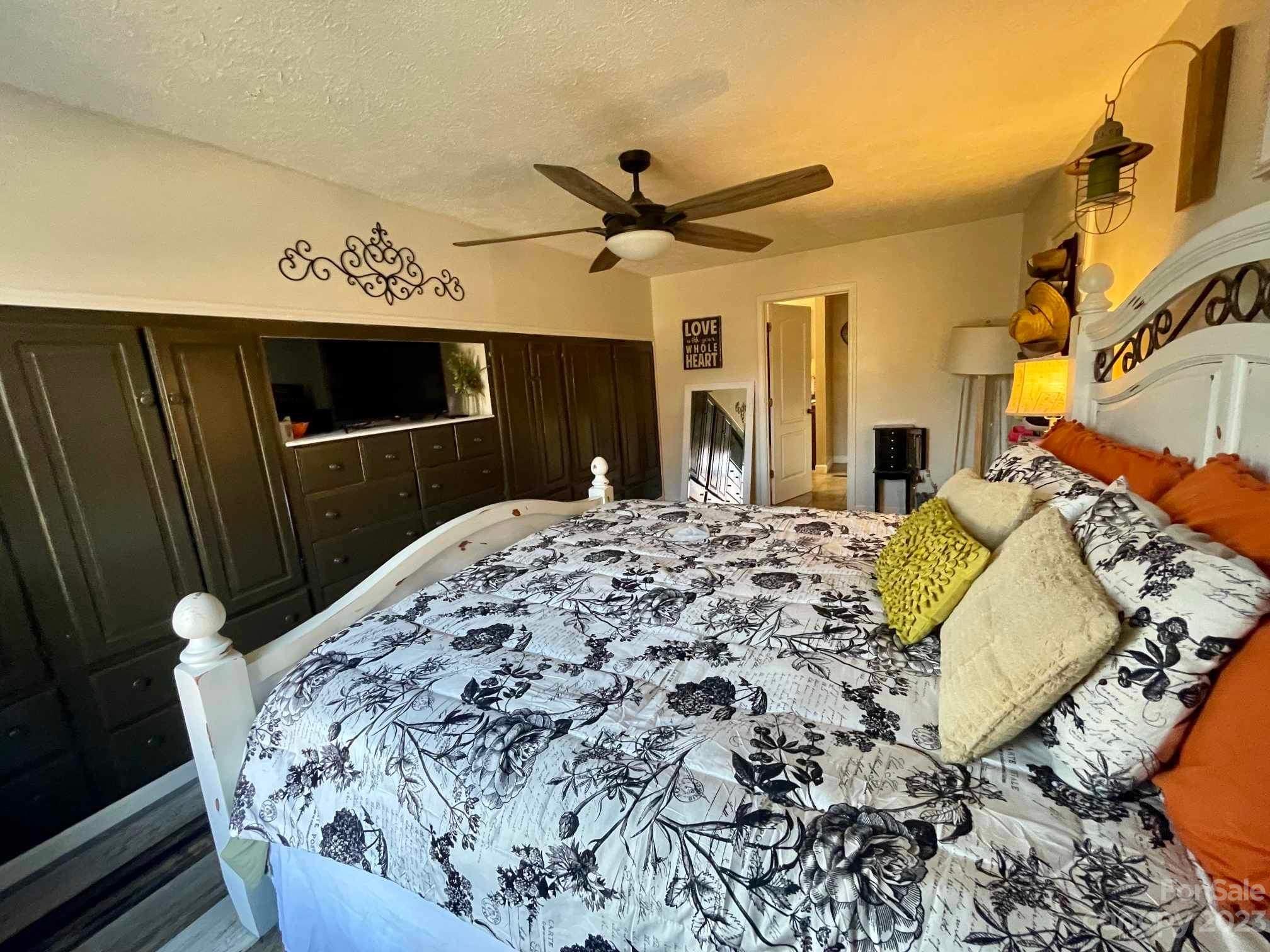 4532 Horseshoe Bend Road