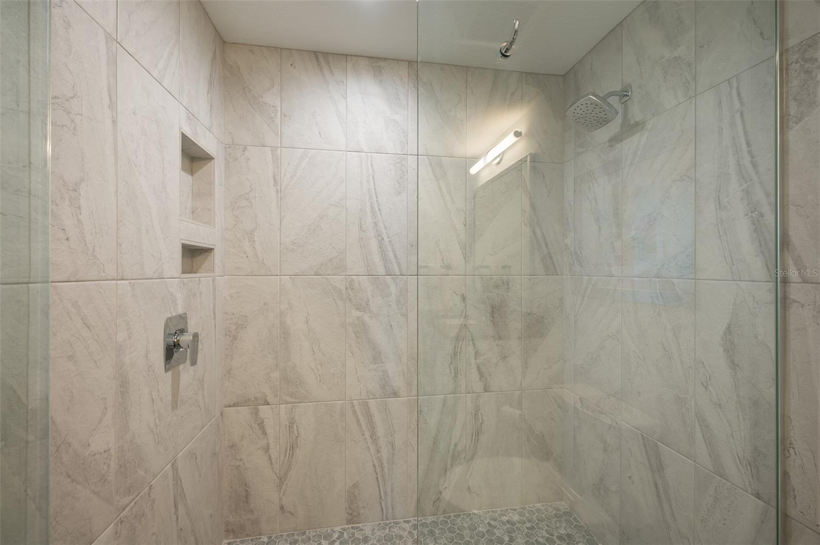 800 N Tamiami Trail 815