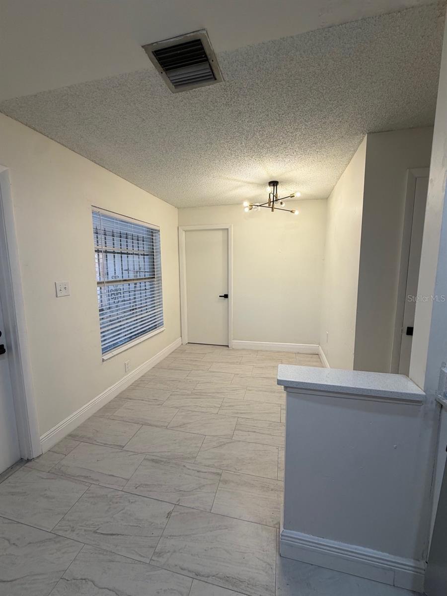 2711 Willow Run