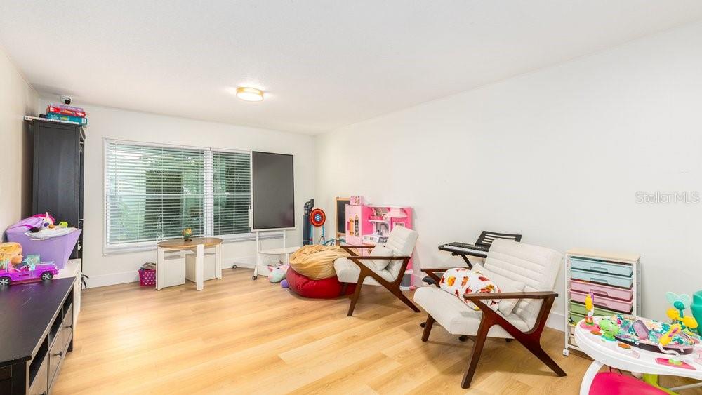 2086 Winnetka Court