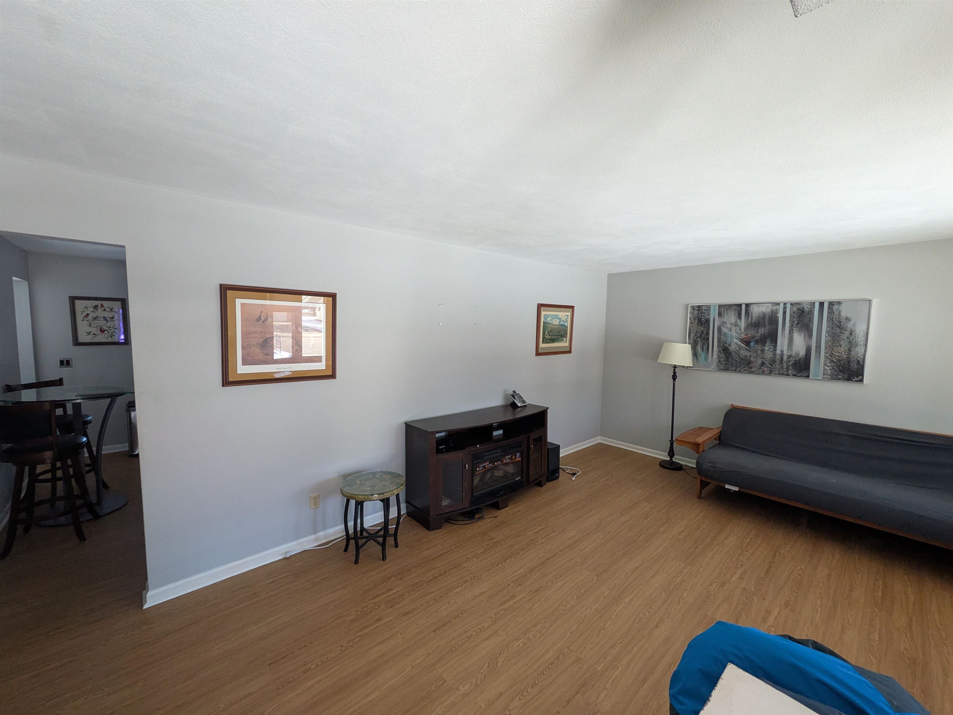 2314 N Claremont Drive