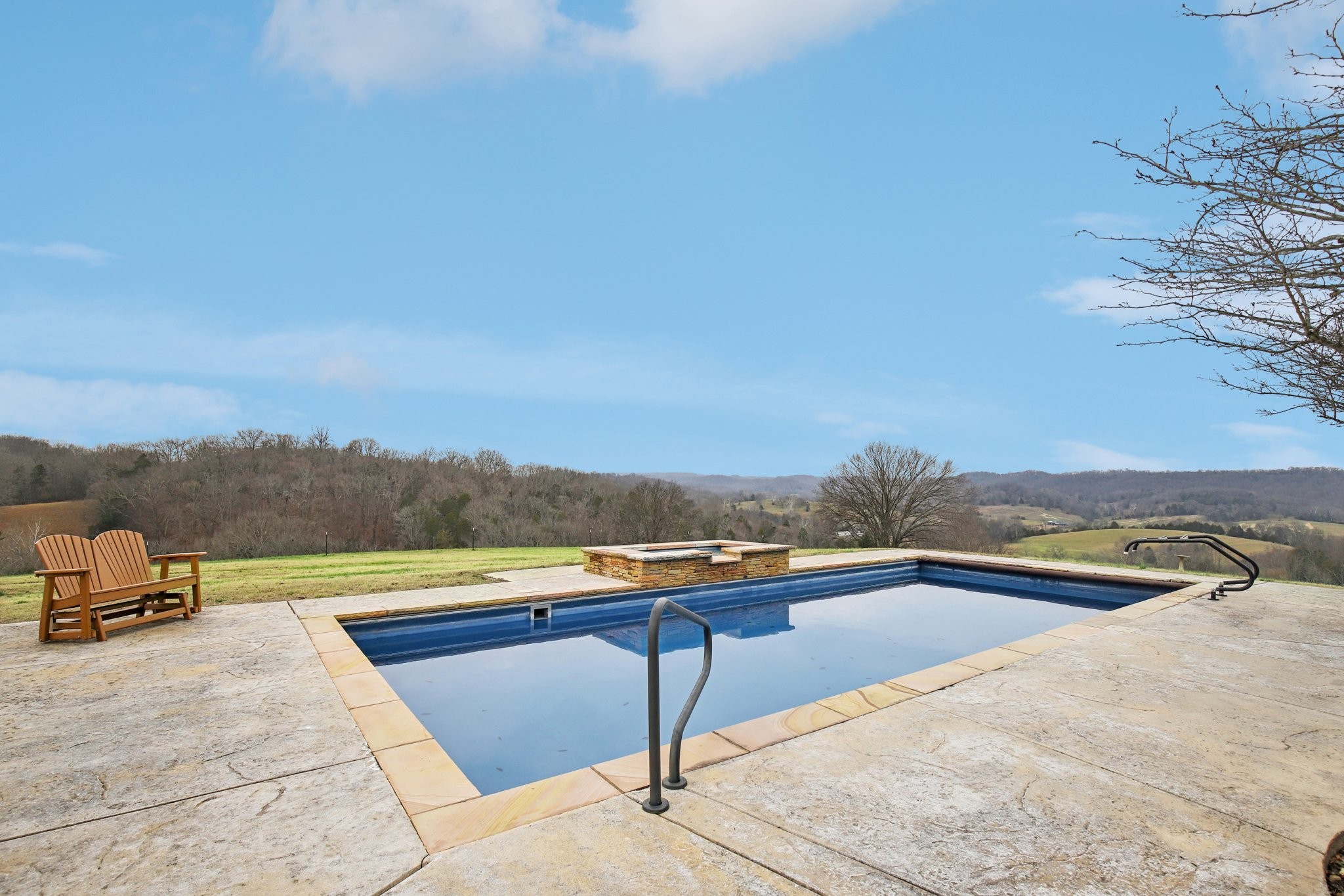 658 Hickory Ridge Rd