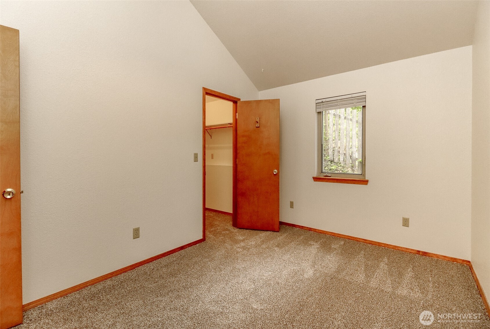 40 N Lakefront Loop