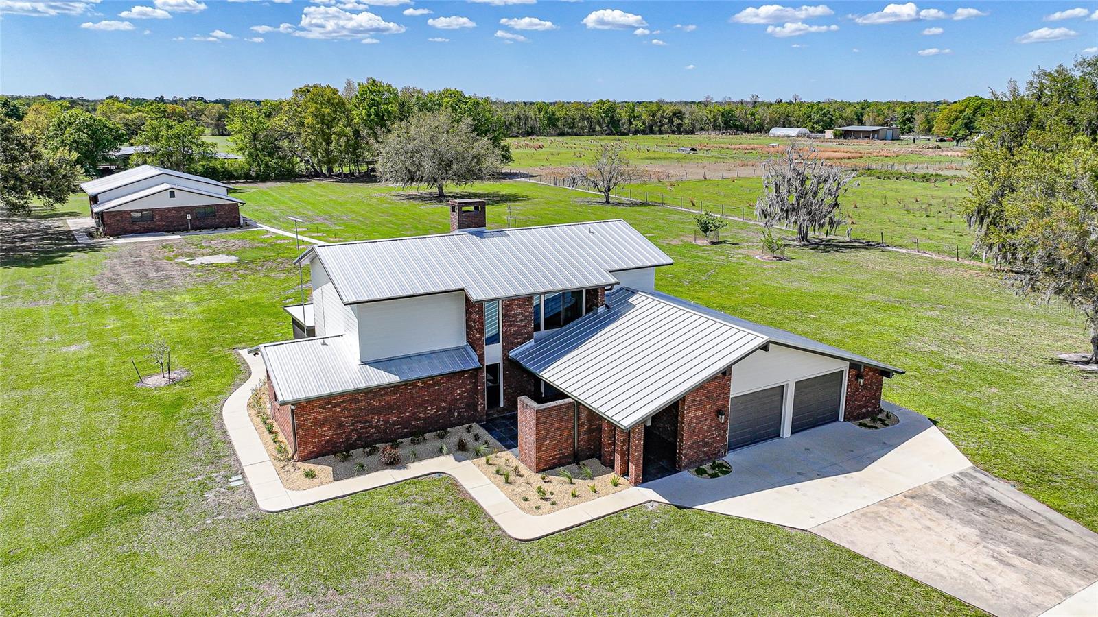 3049 SW County Road 769