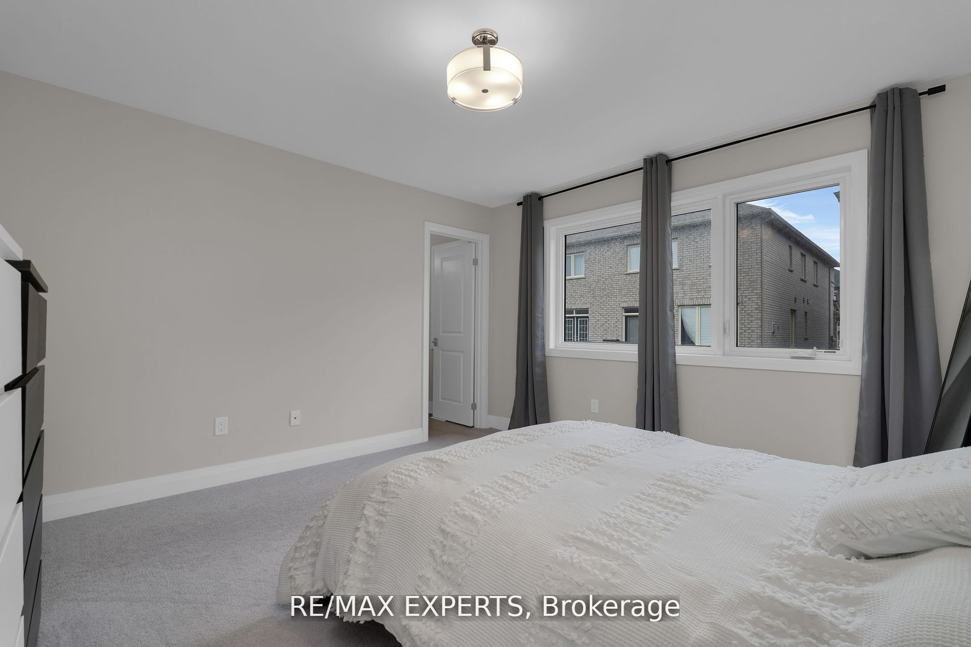 27 Sweet Cicely St