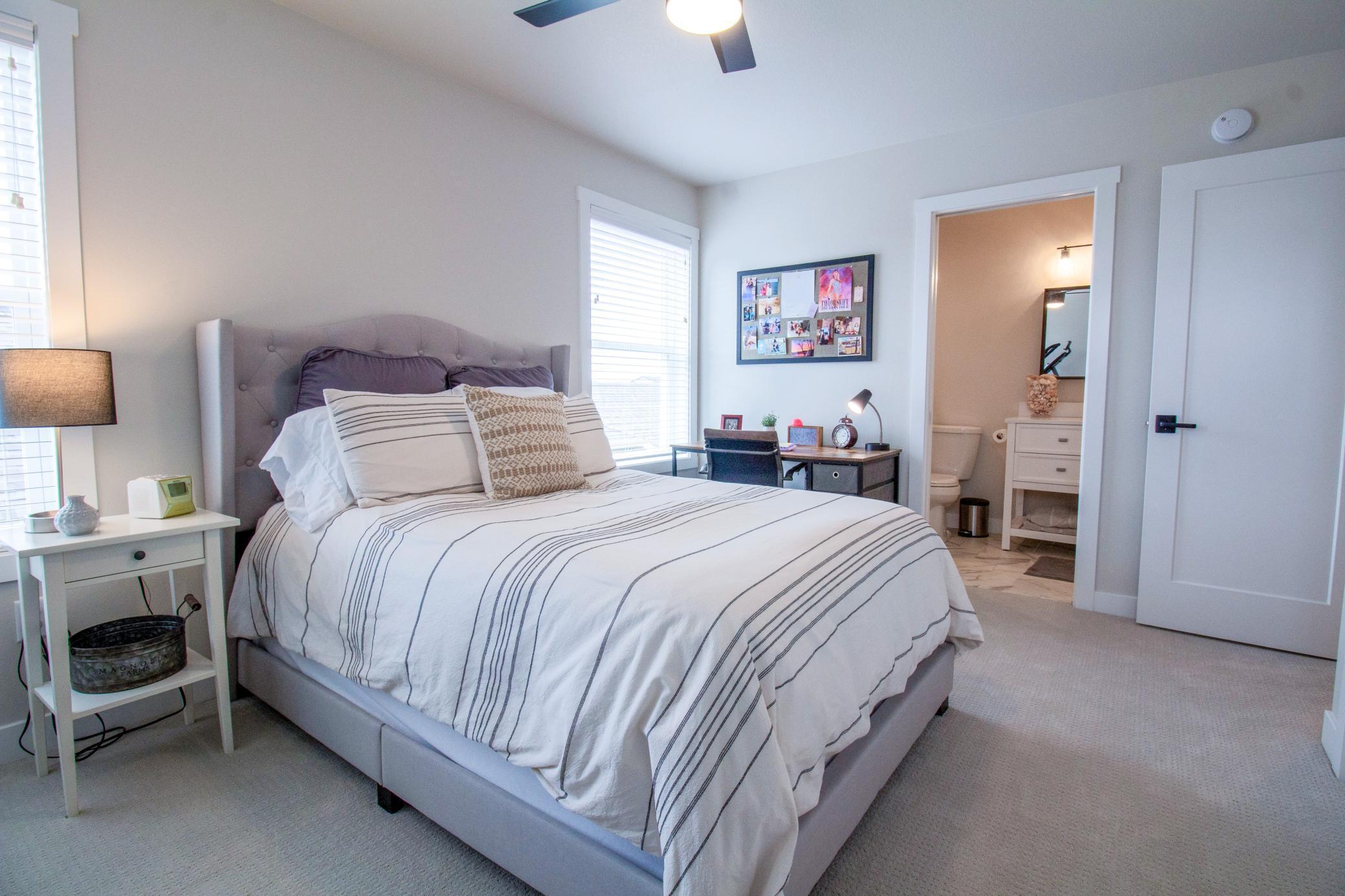 8825 Meadowlark Parkway