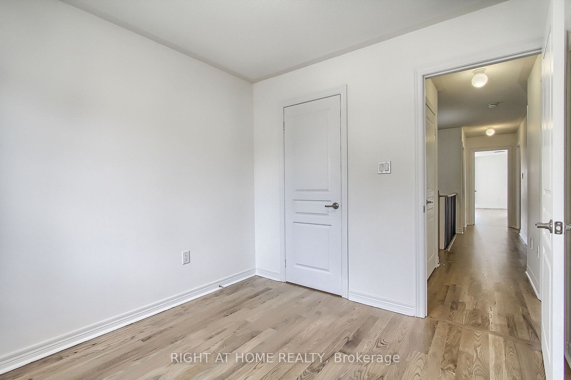 63 Paper Mills Cres