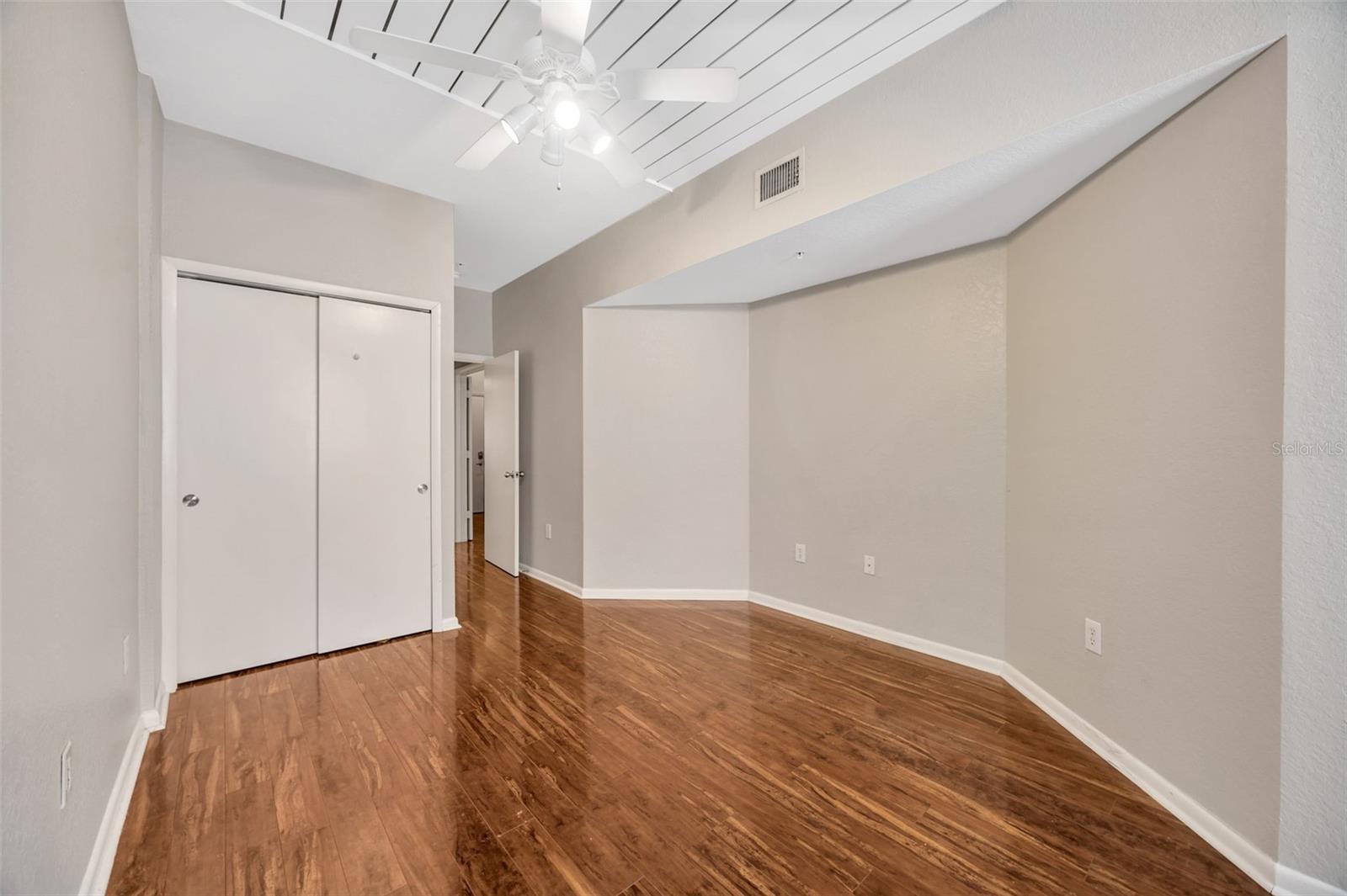 2320 W Azeele Street 317