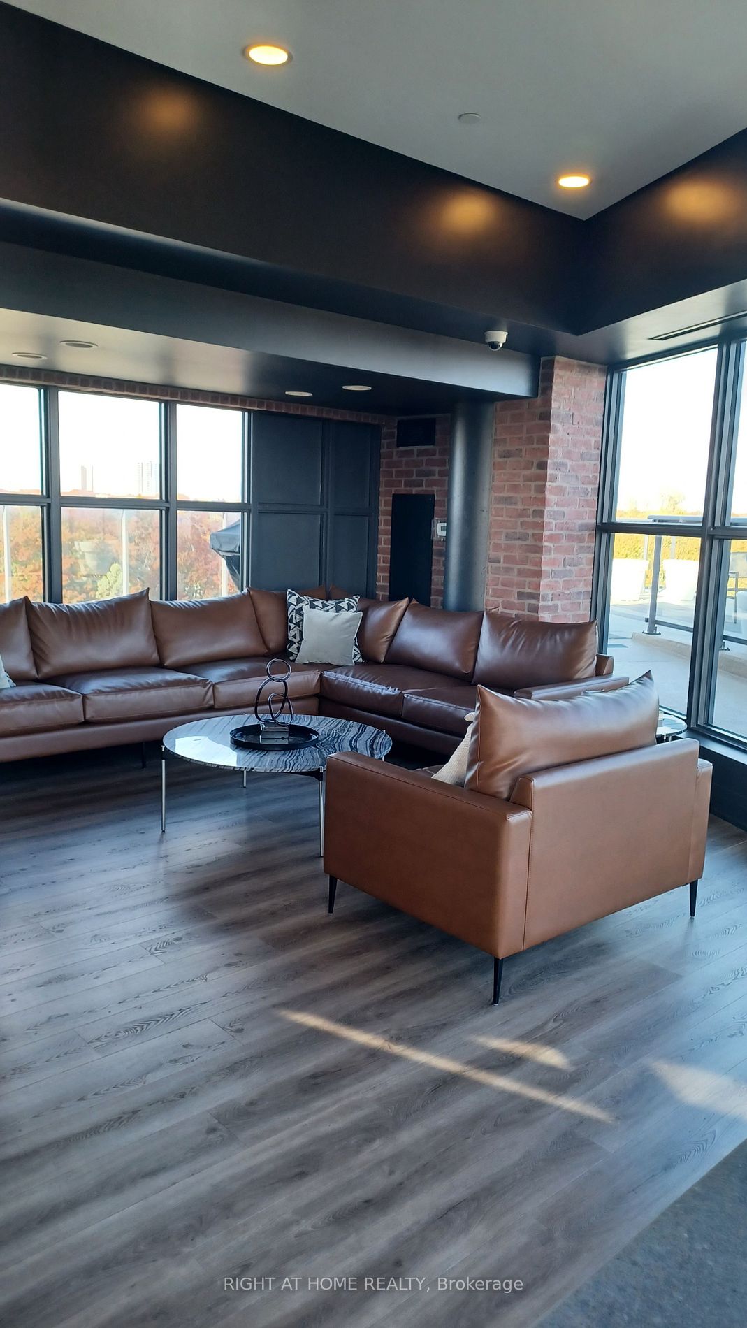 1400 Kingston Rd 102