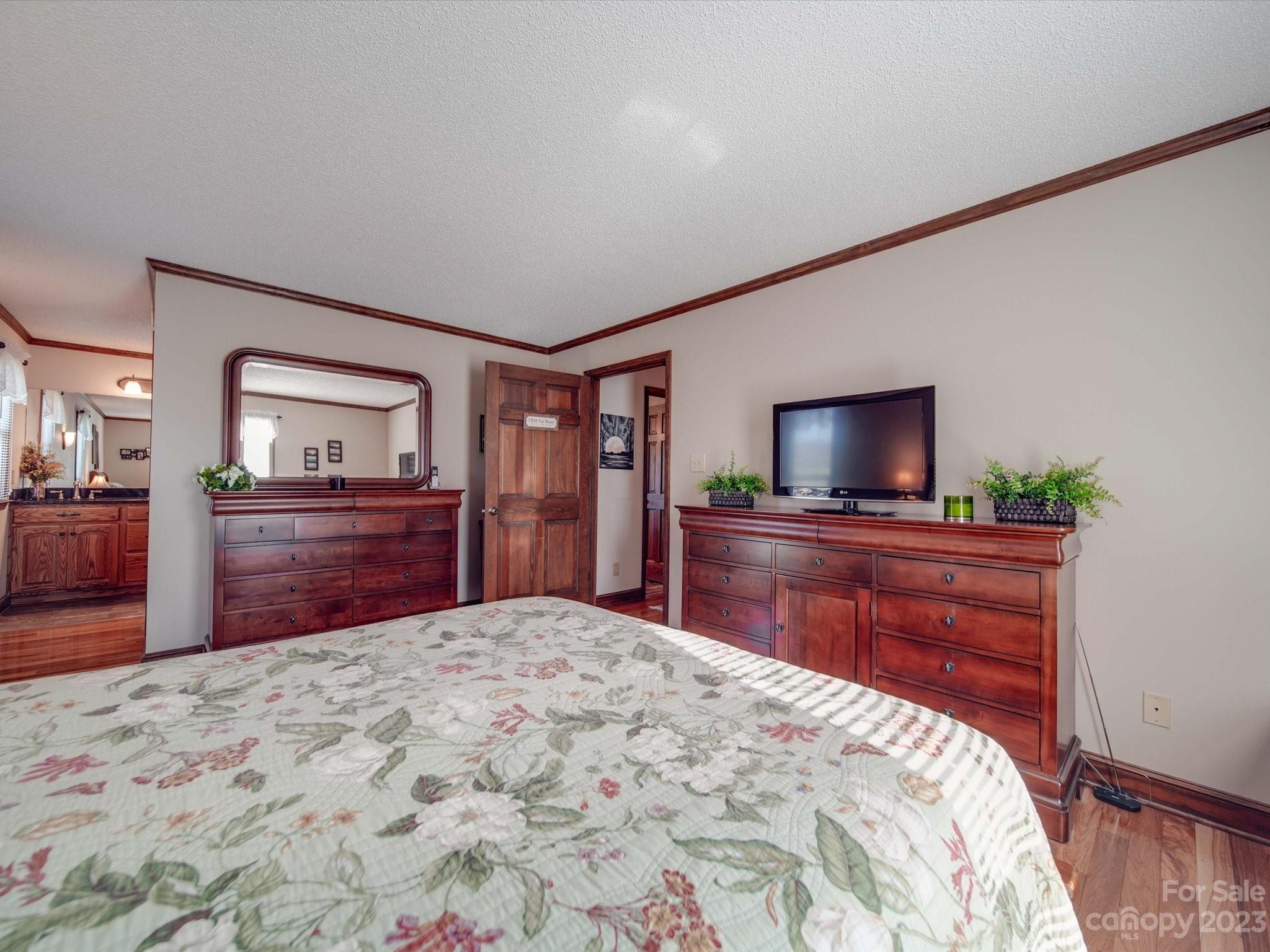 113 Hunters Creek Drive
