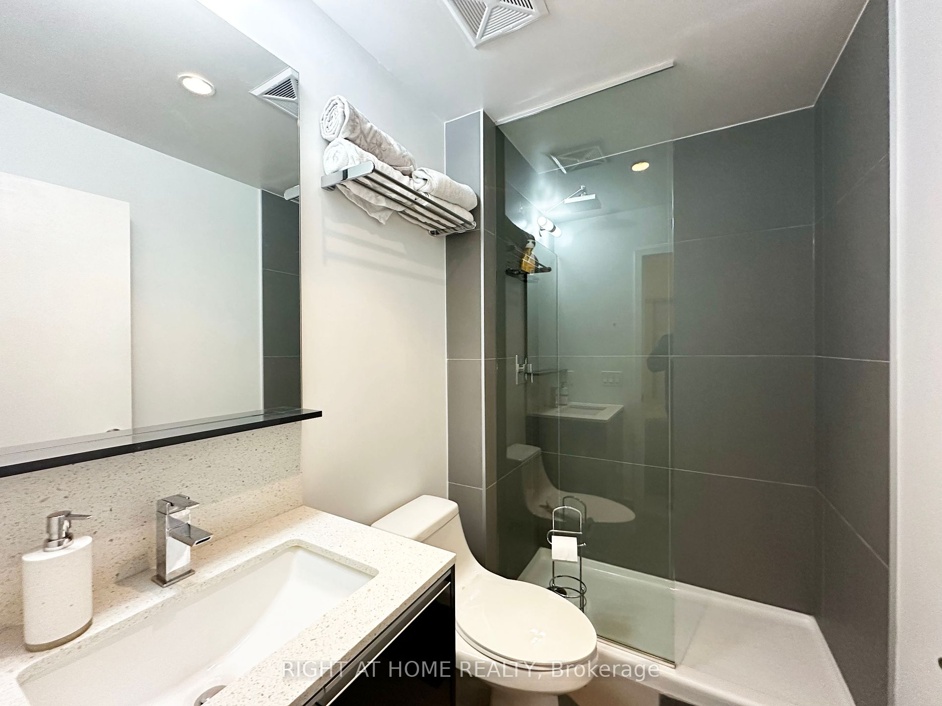 20 Gladstone Ave 519