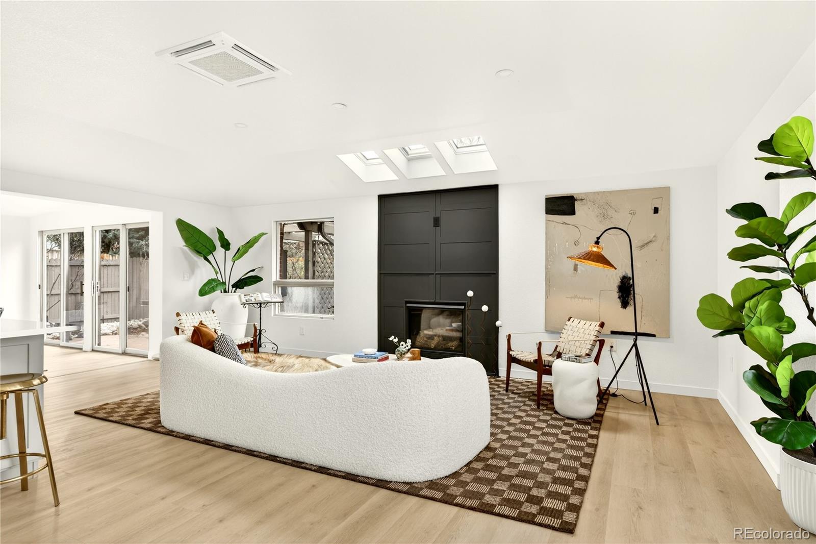 2429 S Leyden Street