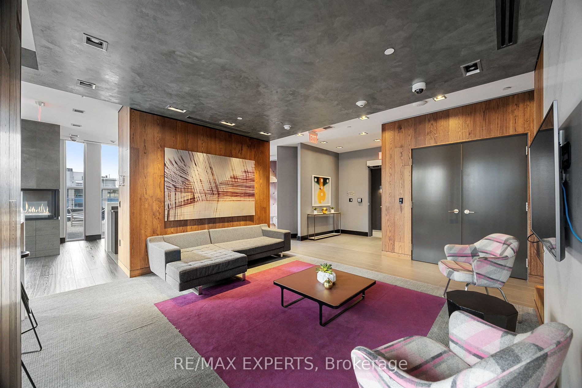 435 W Richmond St 802