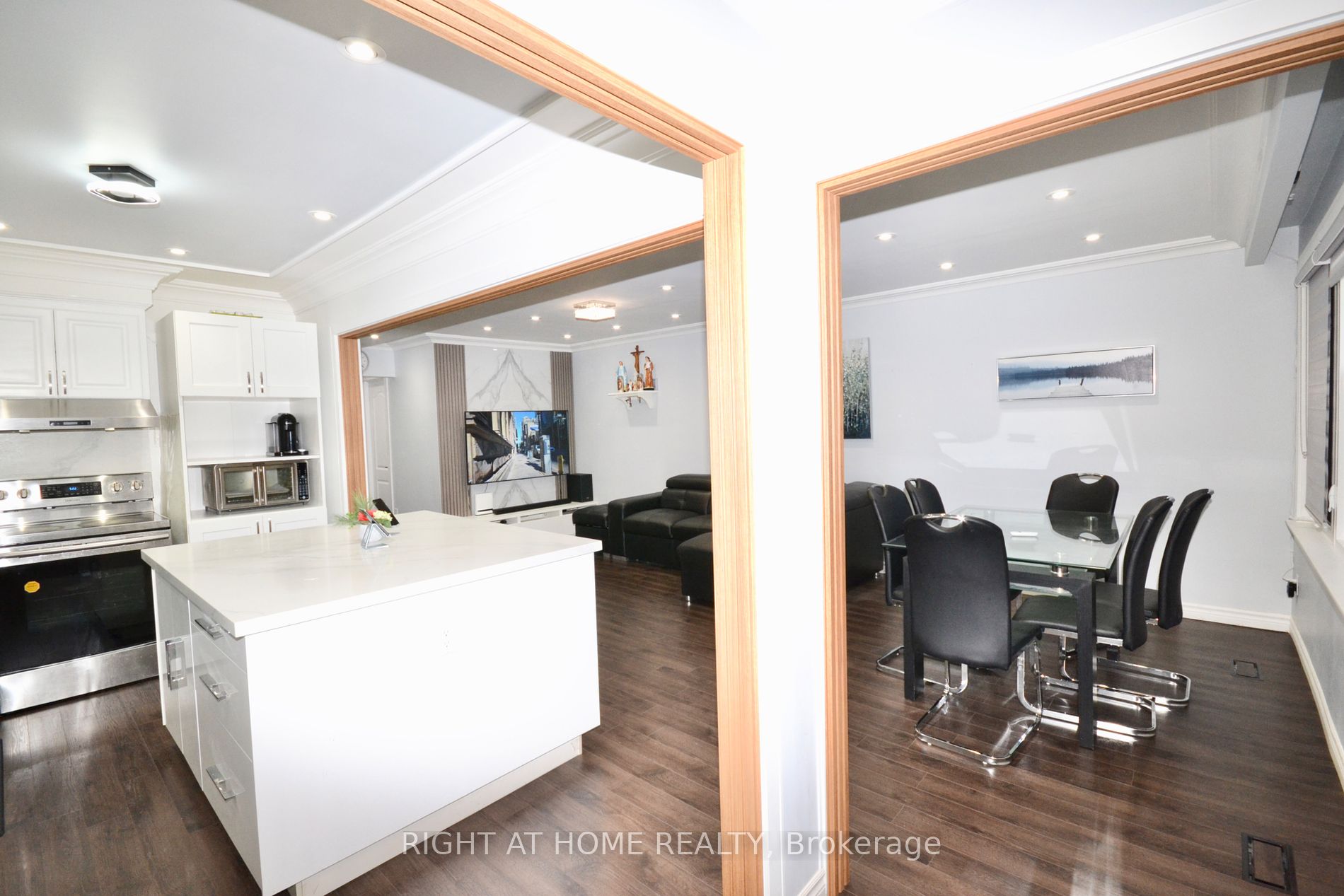 27 Cameo Cres