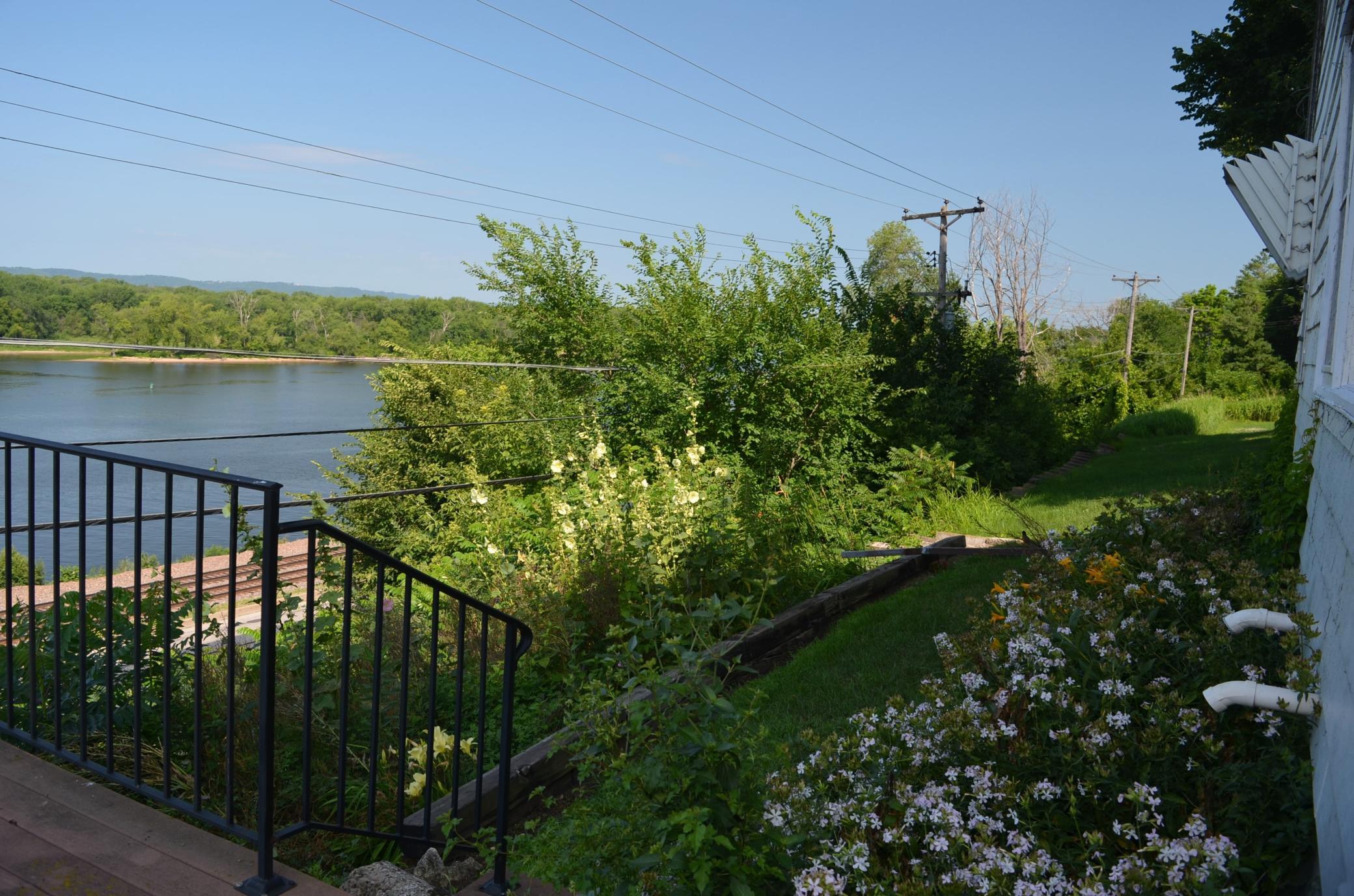 100 E Bluff Street
