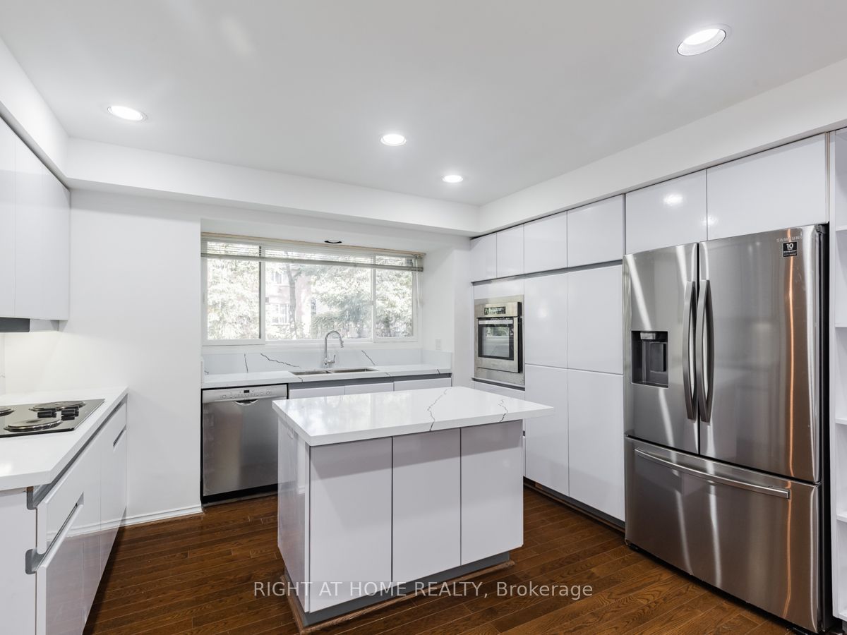16 Fernside Crt