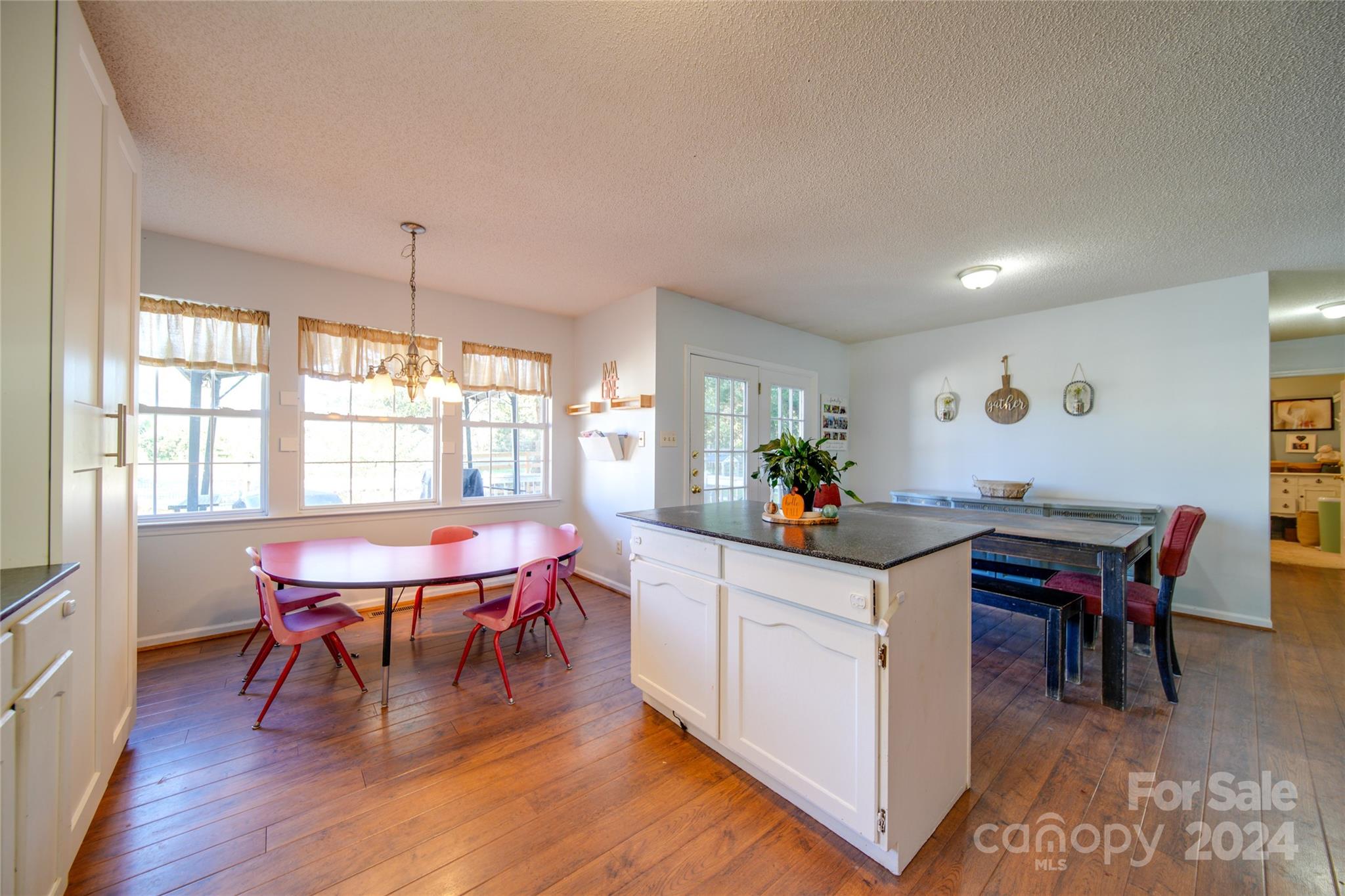 3518 Parkwood School Road