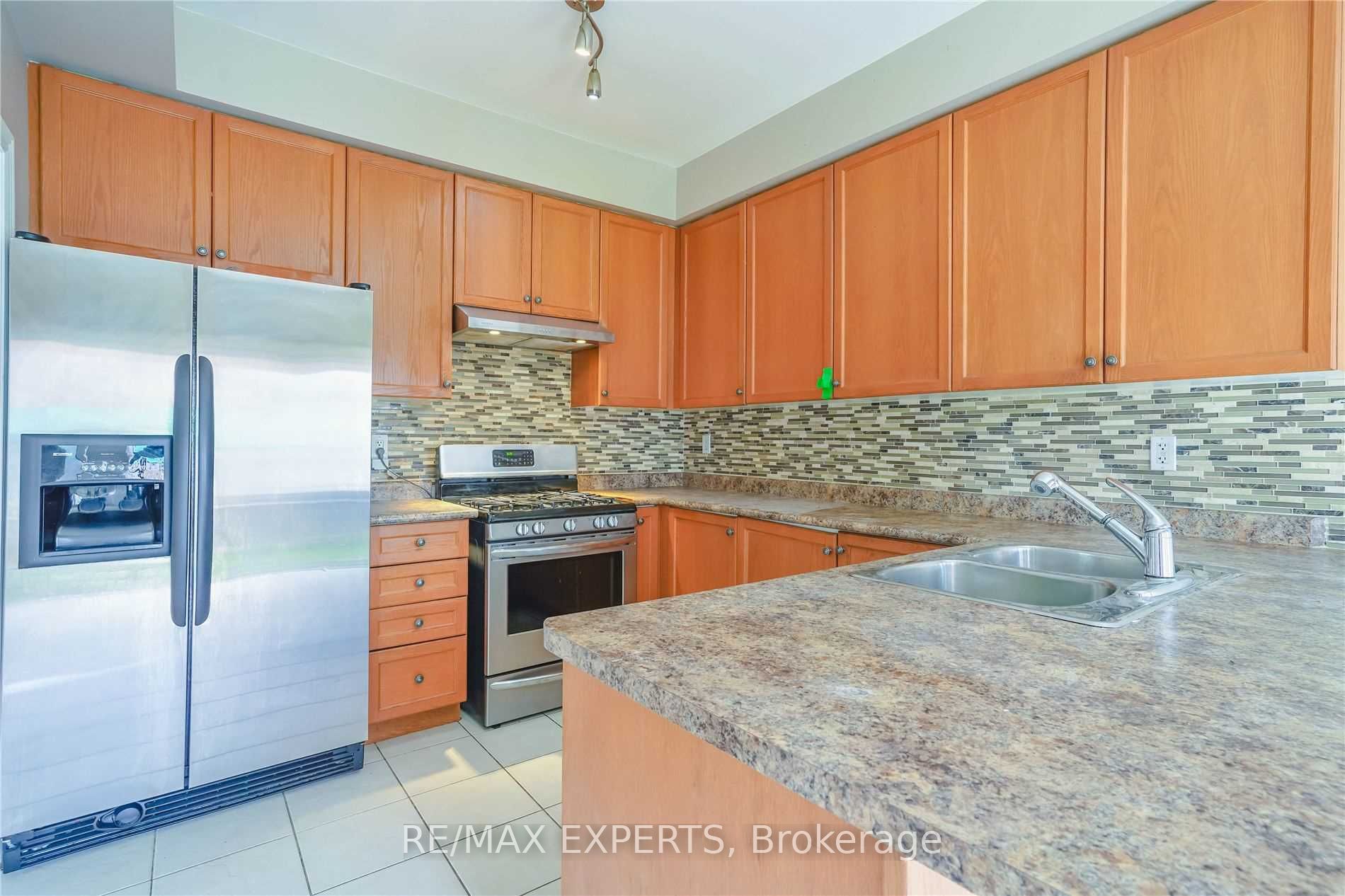 33 Saltspring Dr