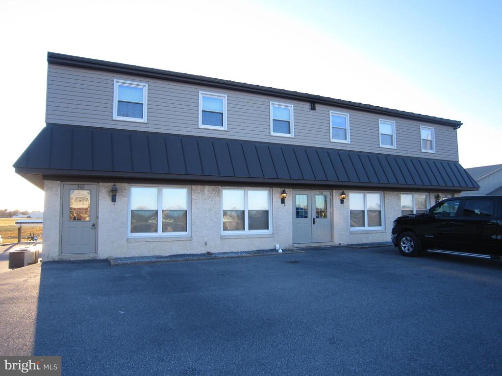 304 N Hoover Avenue B