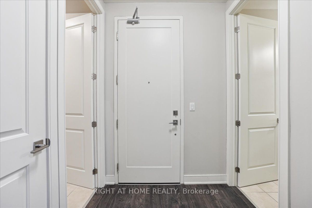 150 W Main St 314