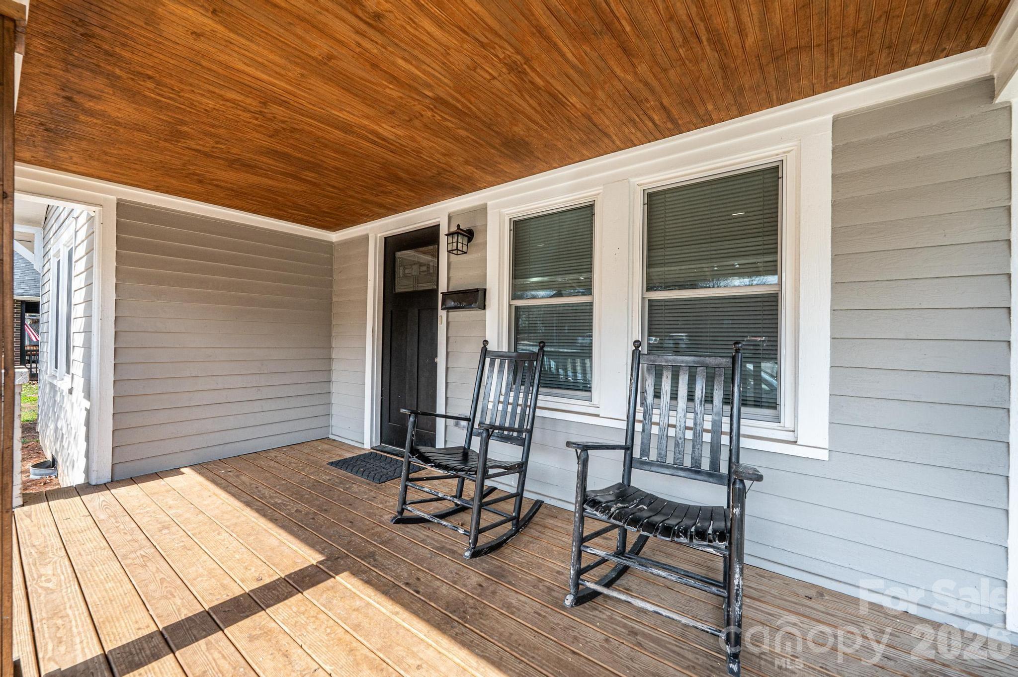 308 W Sycamore Street