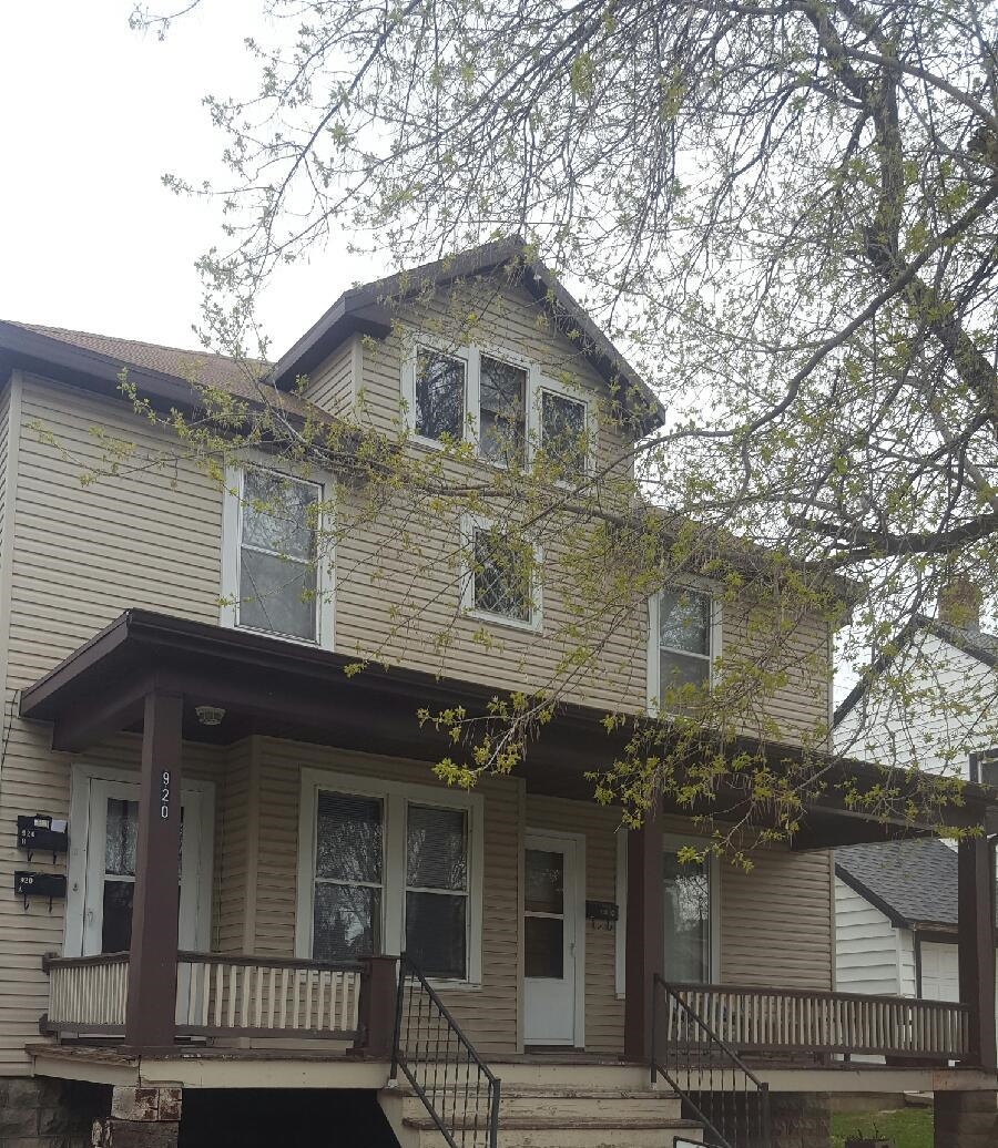 920 Dousman Street