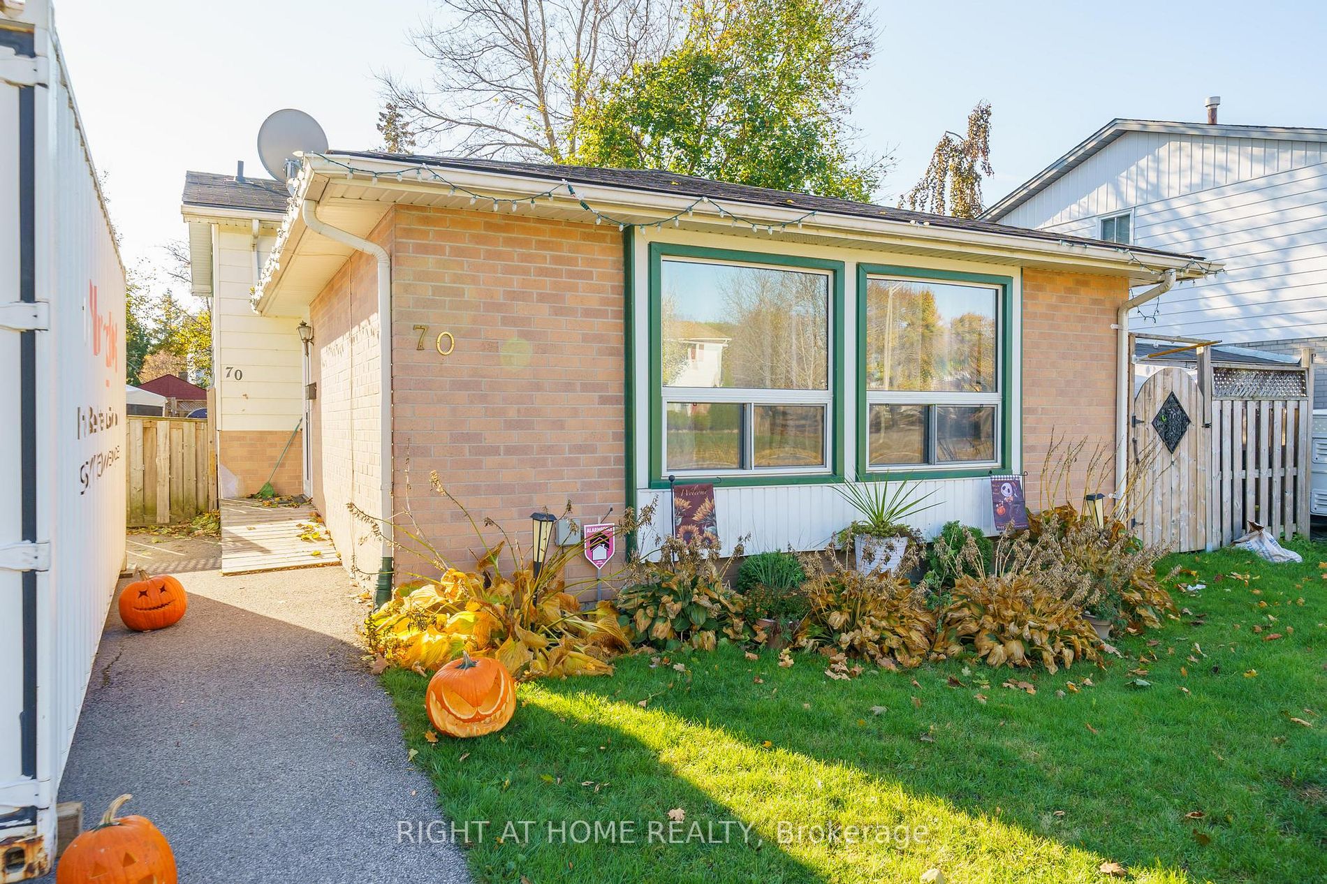 70 Woodlawn Ave
