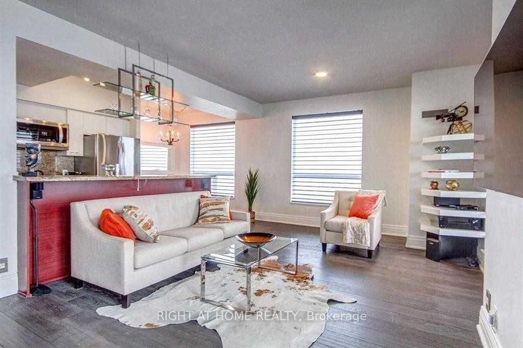 38 Lee Centre Dr Ph307