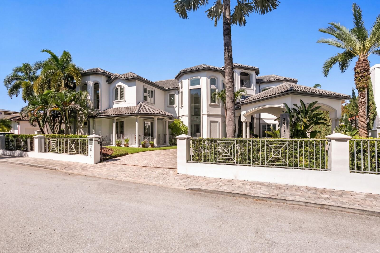 2913 W Knights Avenue, Tampa, FL