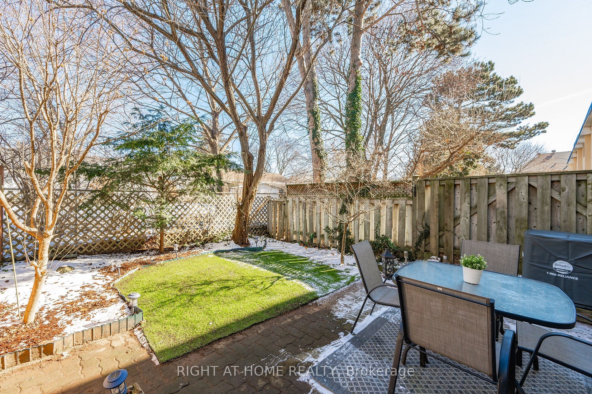 605 N Francis Rd 605