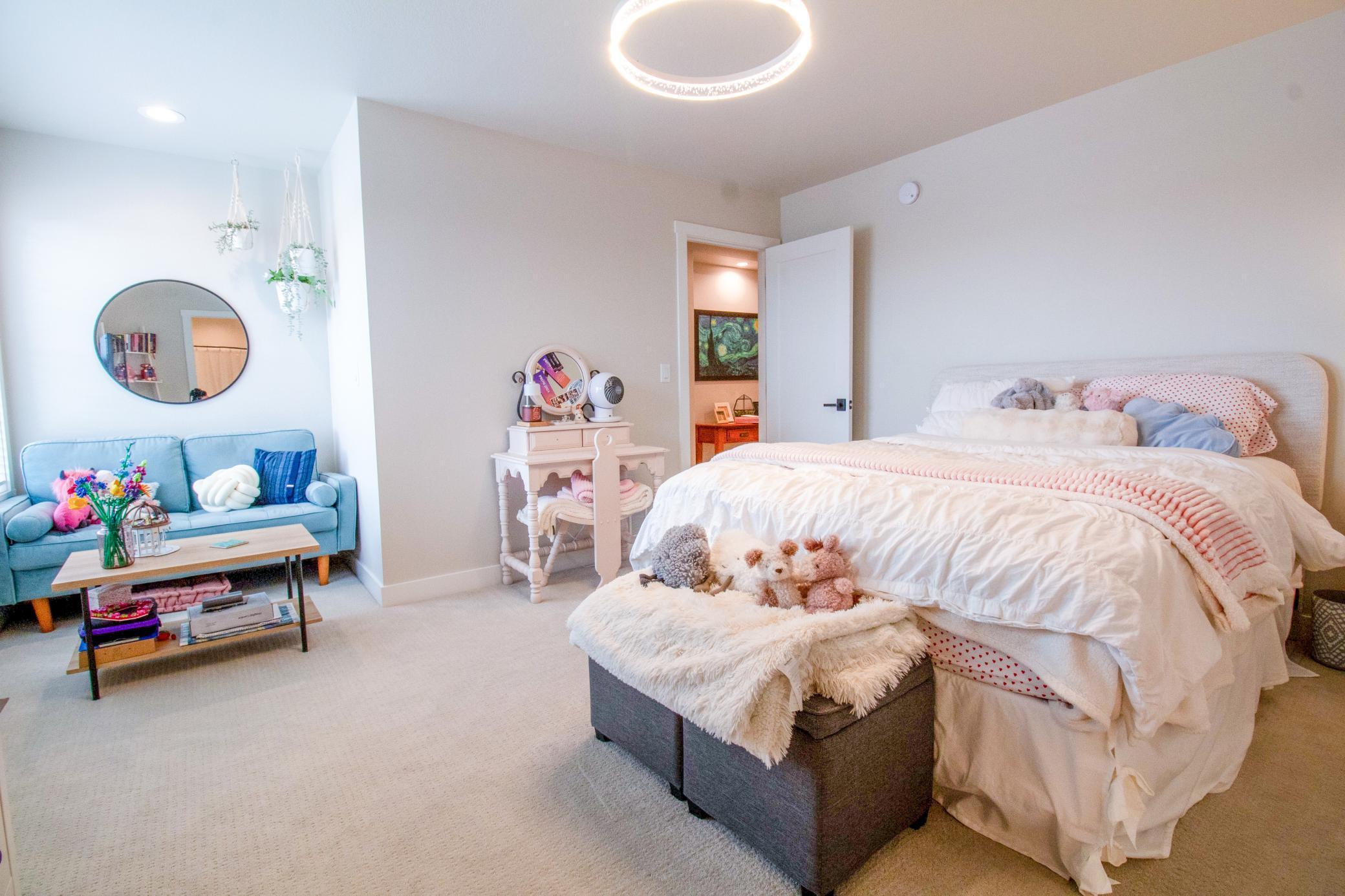 8825 Meadowlark Parkway