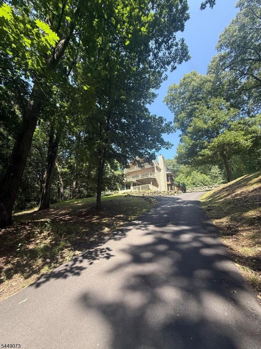 352 Buckhorn Dr