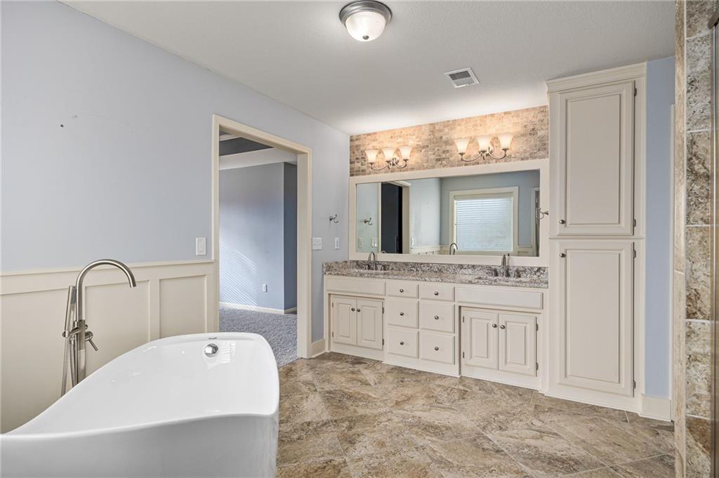 5619 NW 108th Terrace